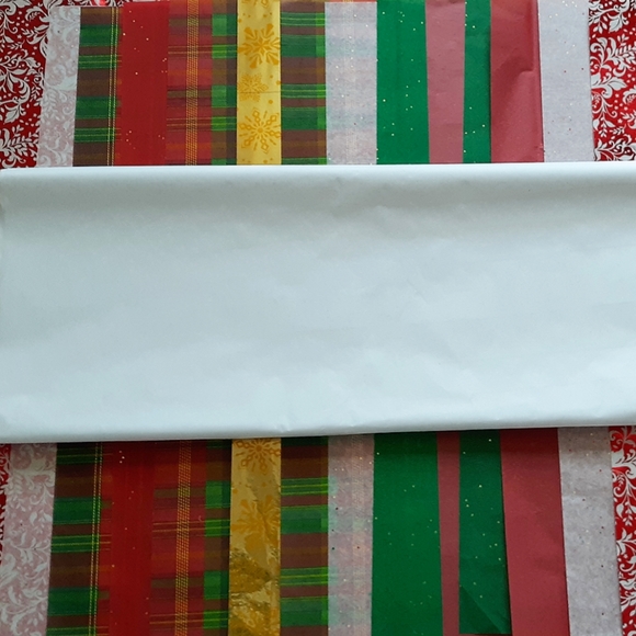 Christmas Gift Tags & Holiday Tissue Paper Set - Picture 6 of 6